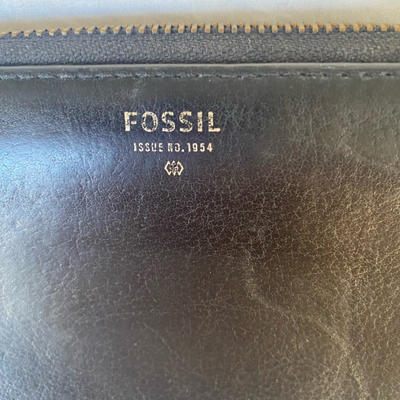 Fossil Leather Wallet 🗝️ - Picture 3 of 8